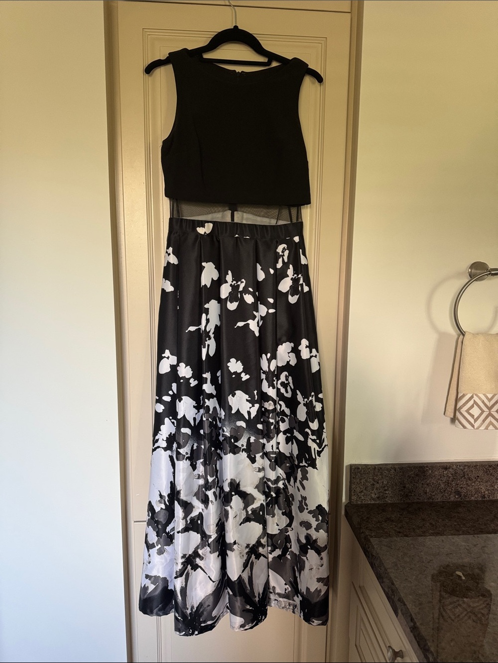 Aqua Black and White Floral Maxi Skirt